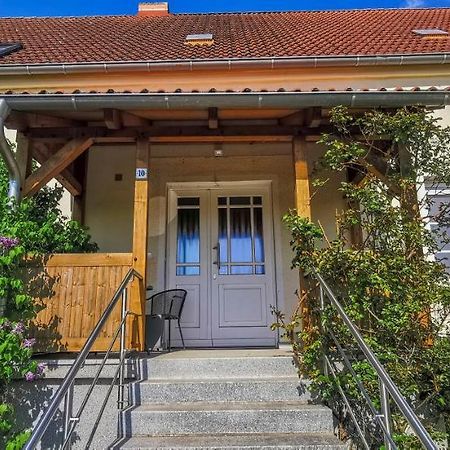 Apartment In Herrenhaus Gross Pinnow Экстерьер фото