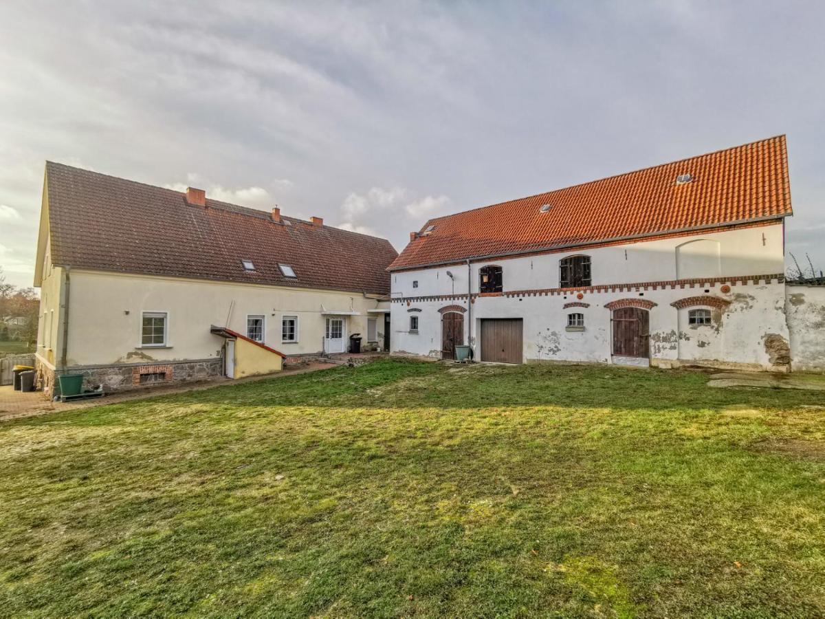 Apartment In Herrenhaus Gross Pinnow Экстерьер фото