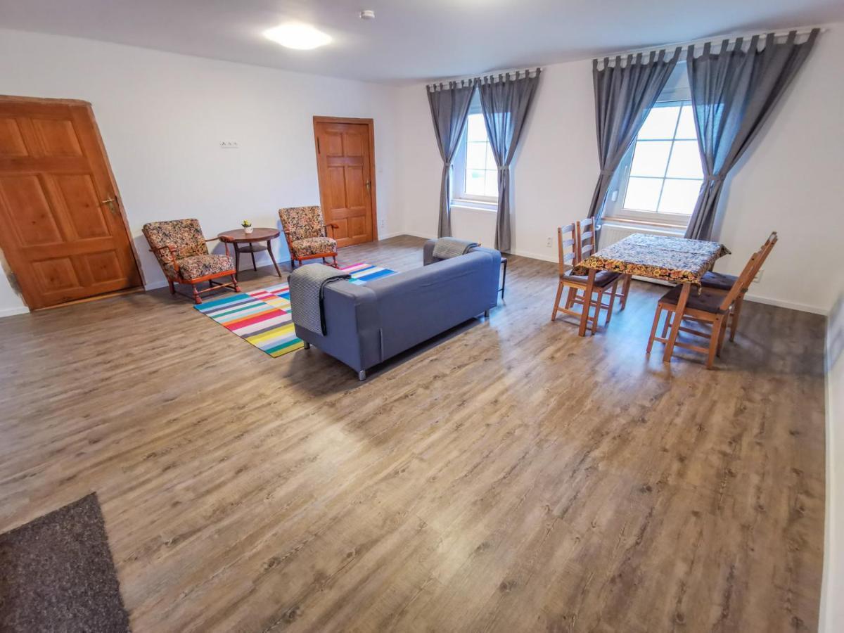 Apartment In Herrenhaus Gross Pinnow Экстерьер фото
