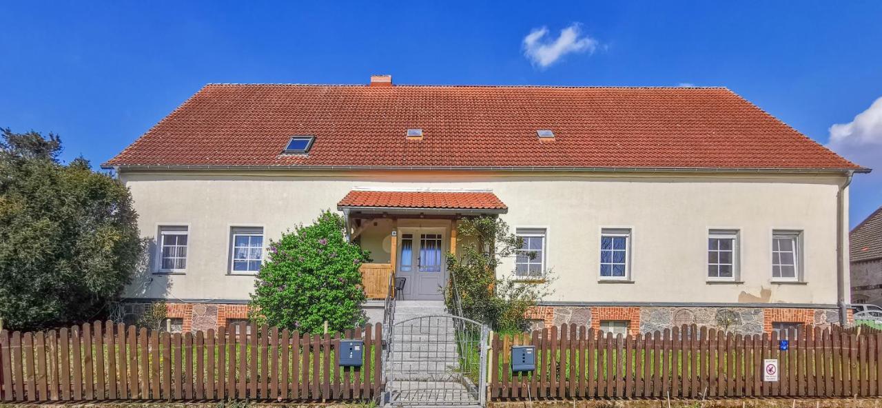 Apartment In Herrenhaus Gross Pinnow Экстерьер фото